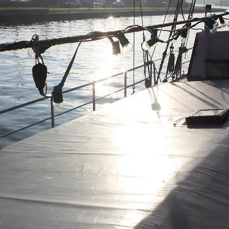 Sailyourway 호스텔 *